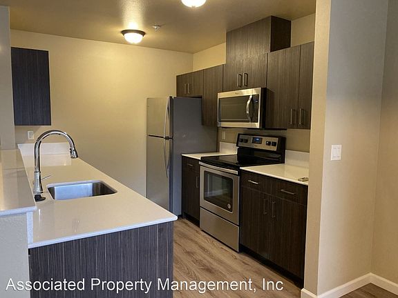 3rd image of 690 SE 5th Ave APT 203