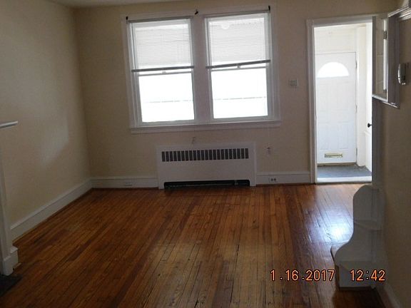5th image of 6042 N American St #House
