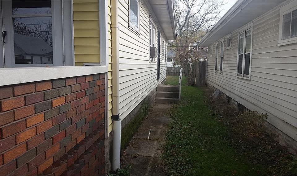 2nd image of 1919 N Harding St
