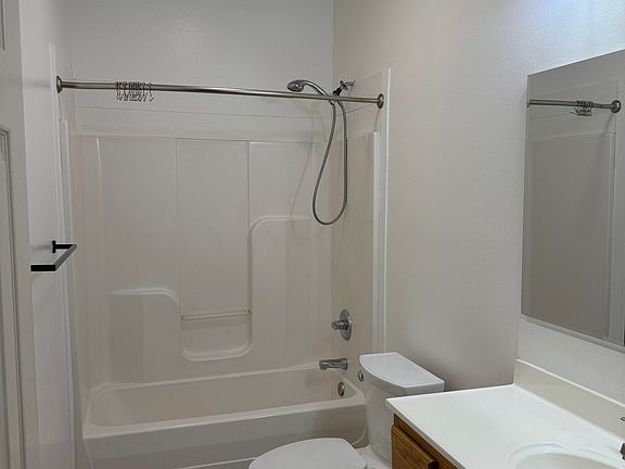 5th image of 118 W Center St
