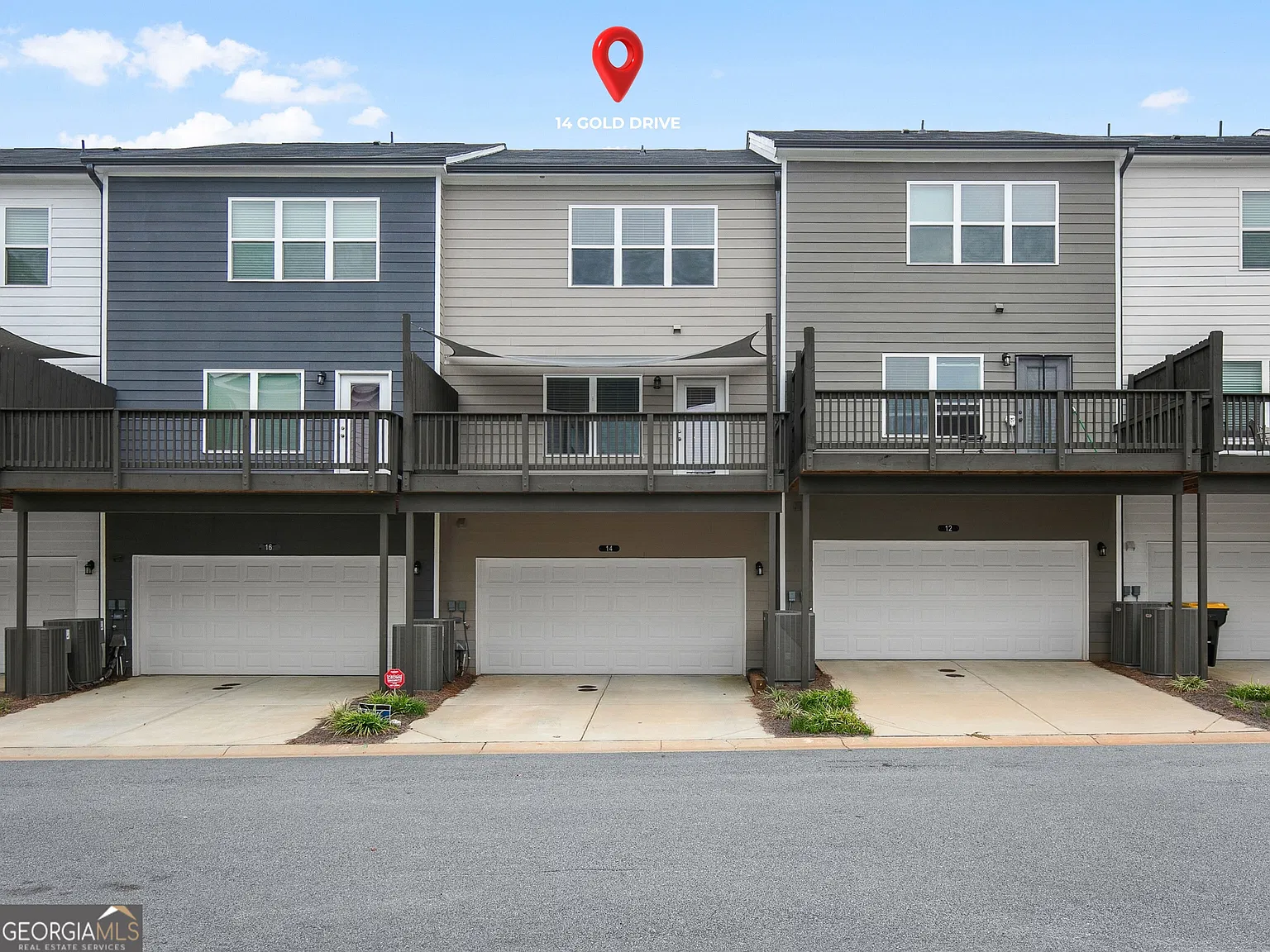 3 bed, 3.5 bath, 2000 sqft, $2,250 — Photo 3