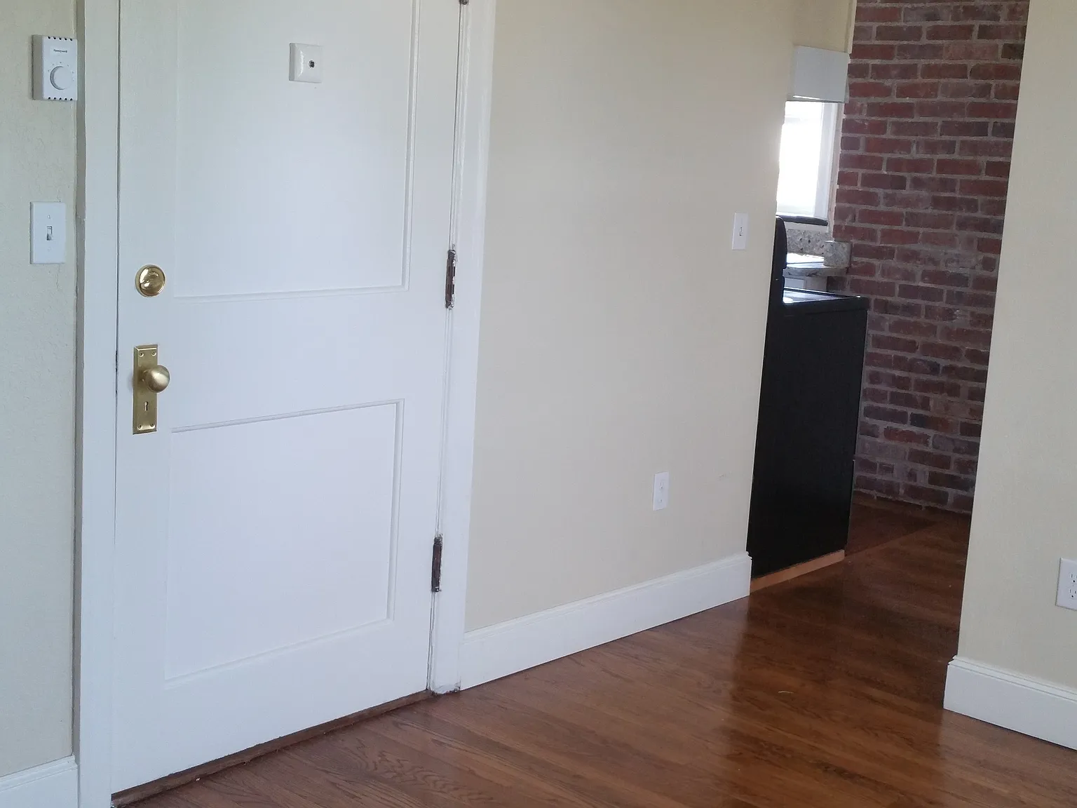 1 bed, 400 sqft, $1,200 — Photo 2