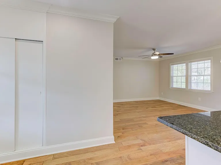 464 S White Station Rd — Photo 8
