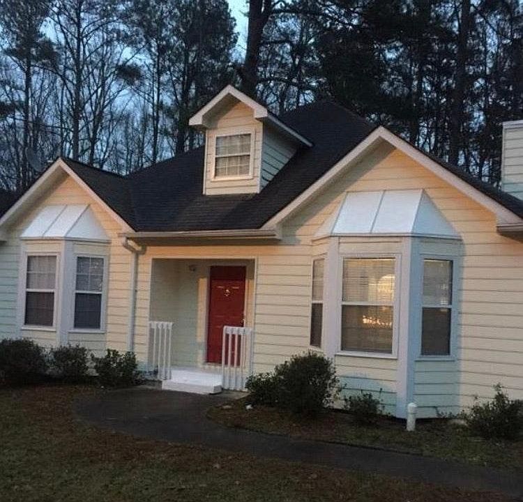 1st image of 440 Canterbury Ln