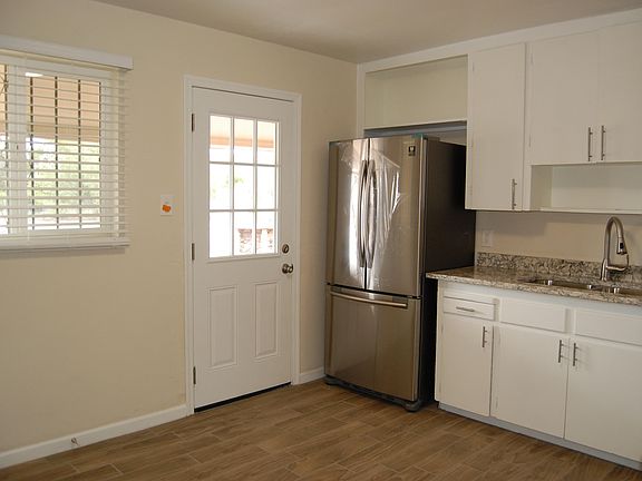 4th image of 925 W Calle Ramona
