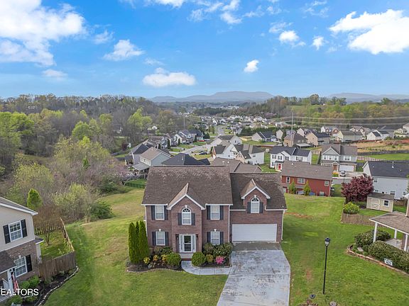 3rd image of 8901 Chesney Oaks Ln