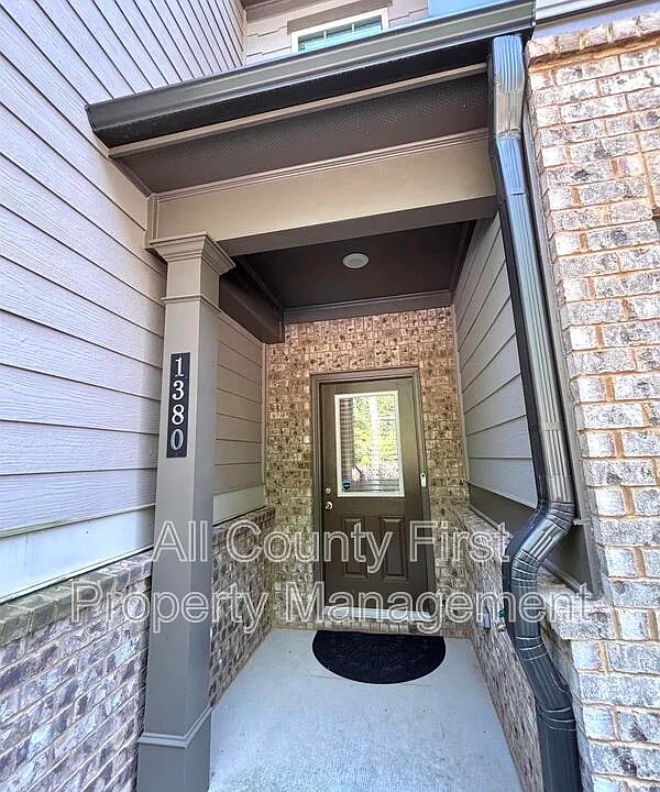 1380 Sugar Glen Ct