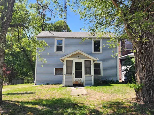 107 & 109 S 4th St, Oquawka, IL 61469