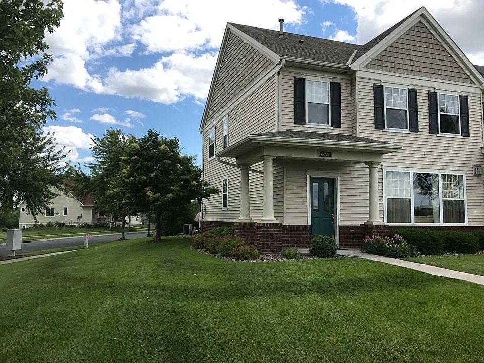 Large end unit side yard