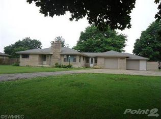 71120 M 62, Edwardsburg, MI 49112