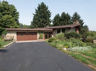 9111 Hillside Rd, Independence, OH 44131