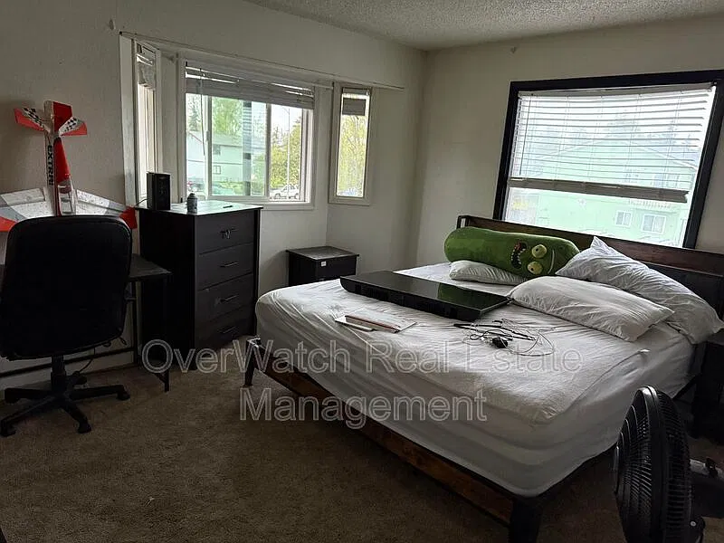 3 bed, 1.5 bath, 1000 sqft, $1,650 — Photo 4