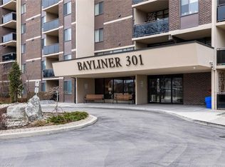 301 Frances Ave #705, Hamilton, ON L8E 3W6