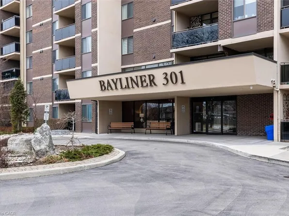 301 Frances Ave #705, Hamilton, ON L8E 3W6