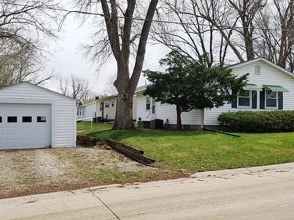 4th image of 3004 Oak Street Ct