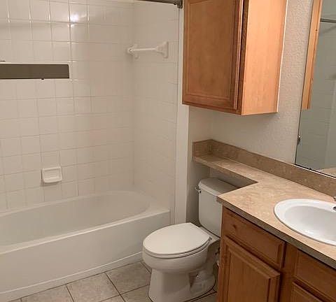 4th image of 6151 Metrowest Blvd Unit 208