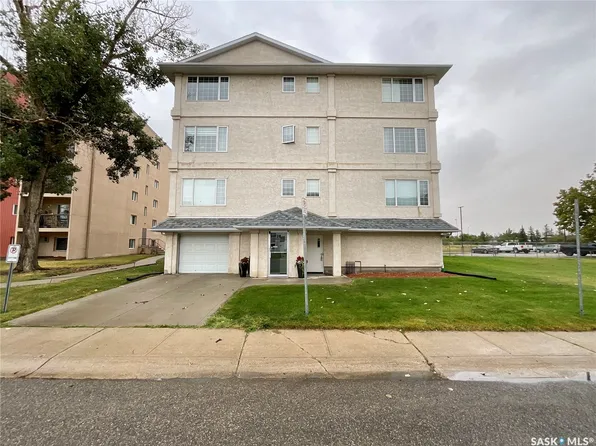 28 Kleisinger Crescent #404, Regina, SK S4R 8T8