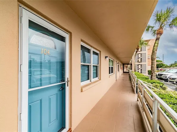 1893 Shore Dr S APT 104, South Pasadena, FL 33707