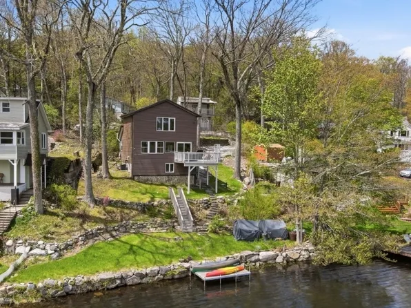 51 Goldfinch Ln, West Milford Twp., NJ 07421