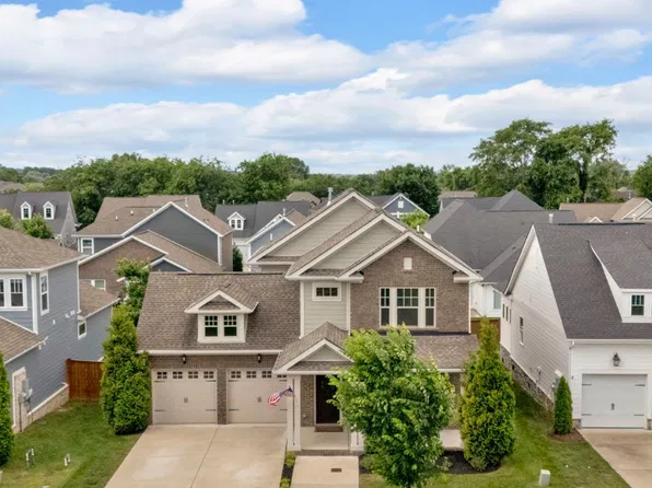 616 Penhurst Pl, Hendersonville, TN 37075