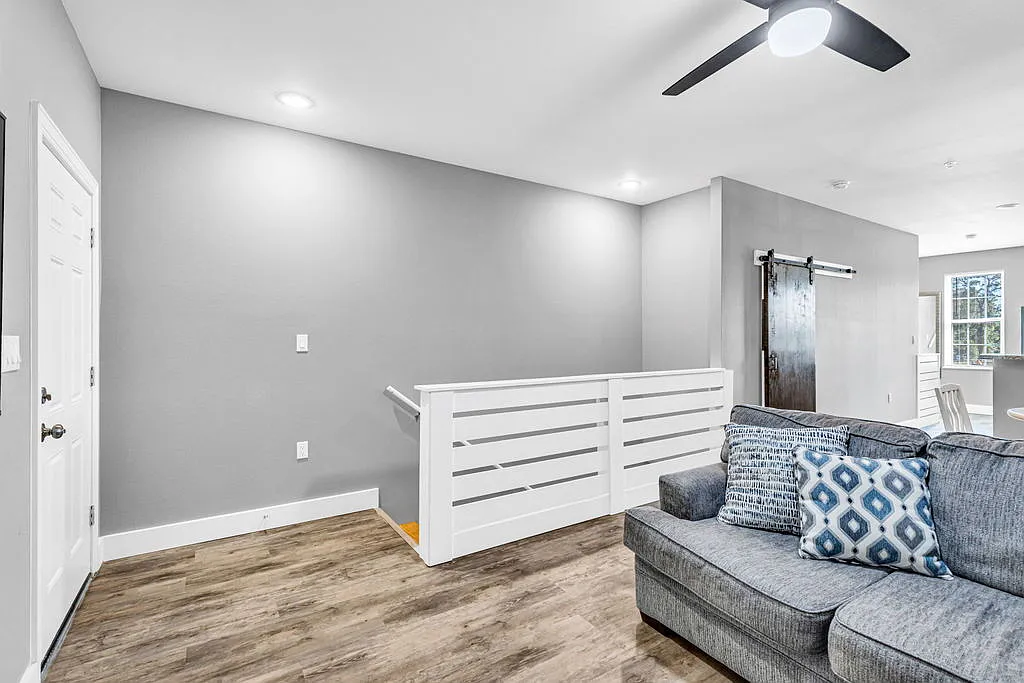 2 bed, 2.0 bath, 1500 sqft, $2,970 — Photo 4