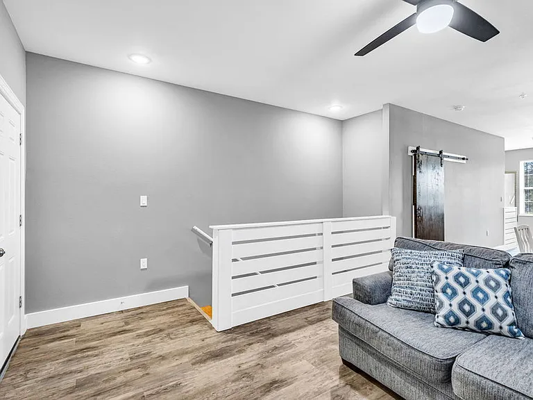 109 E Orchard Loop — Photo 4