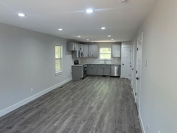 2nd image of 121 Eastview Dr
