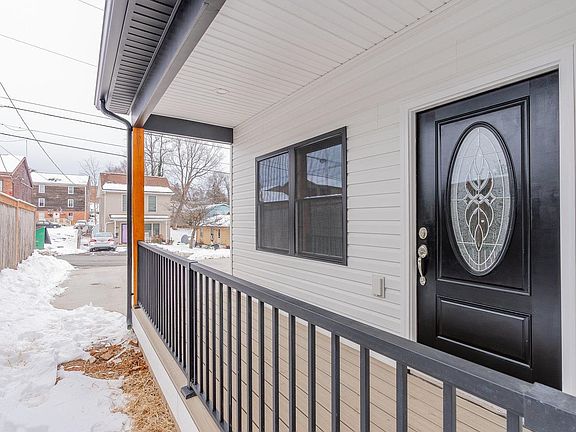 5th image of 561 Norwood St