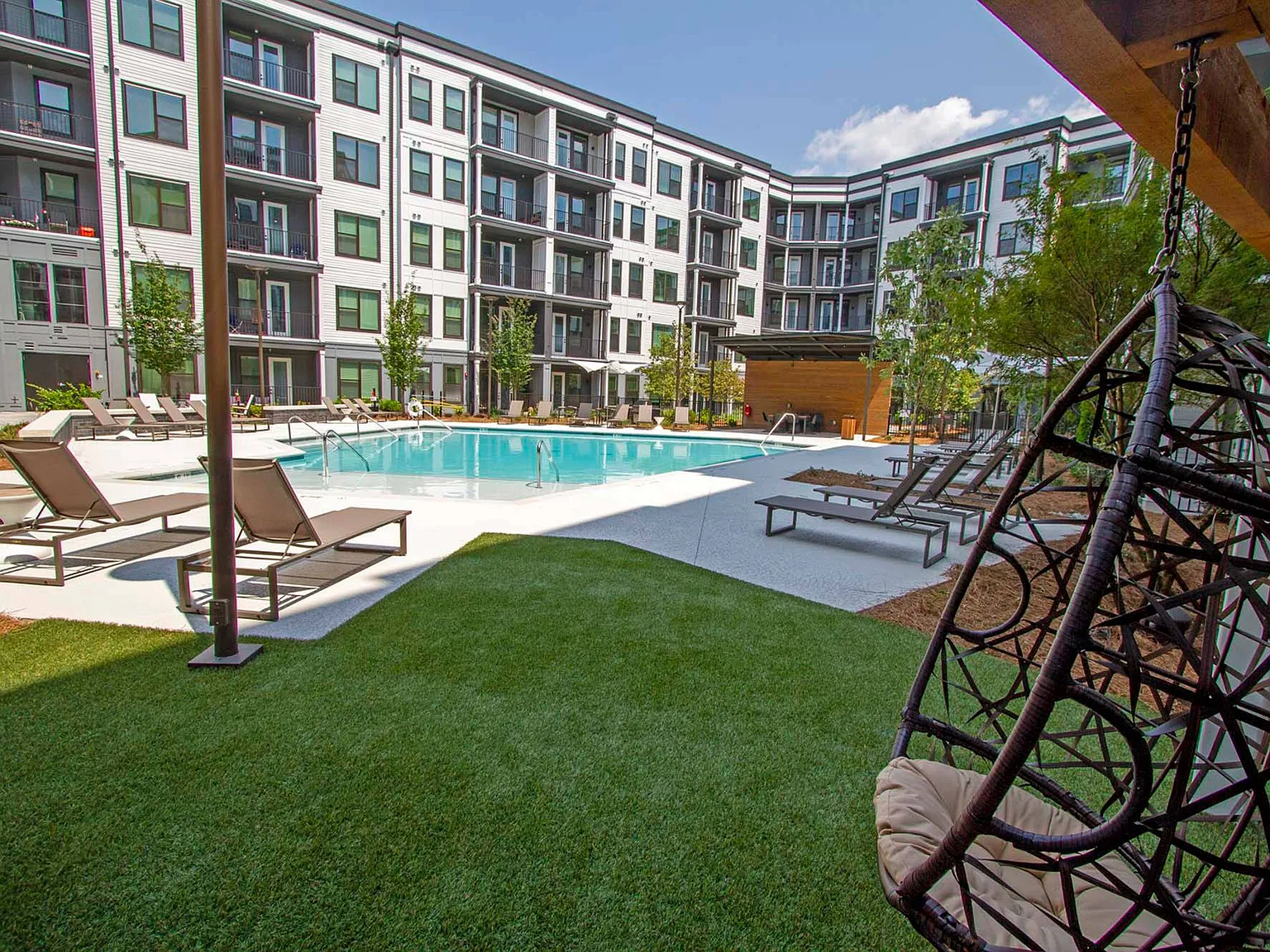 Spectator Apartments — Photo 3