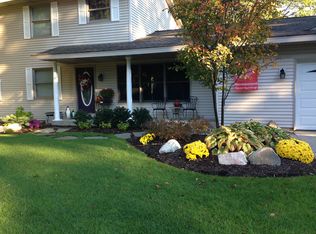 17113 Lakeview Ave, Holland, MI 49424