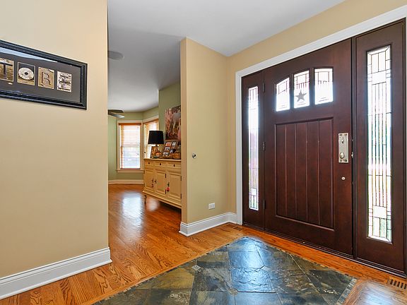 2nd image of 389 W Evergreen Ln