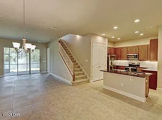 802 Aldenham Ln — Photo 5