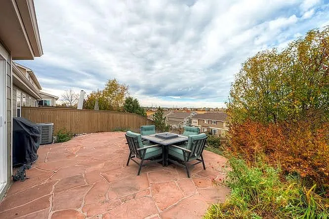4 bed, 2016 sqft, $2,850 — Photo 3