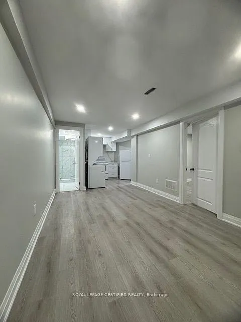 Building Photo - 4468 Ashley Ave #BASEMENT