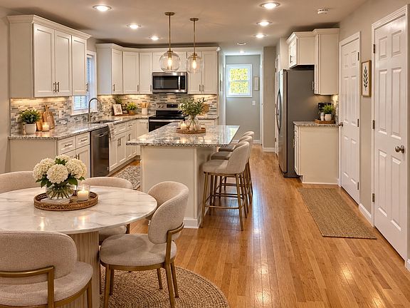 3rd image of 1 Heritage Ln