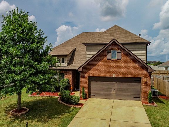 4th image of 1318 Maxwell Cir