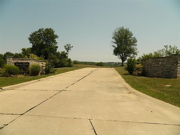 1st image of 116 Harbour Pointe Dr