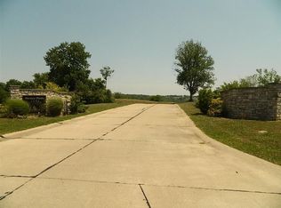 110 Harbour Pointe Dr, Williamstown, KY 41097