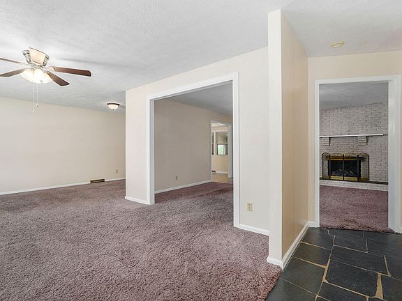 3rd image of 1321 E Walnut Lawn Street