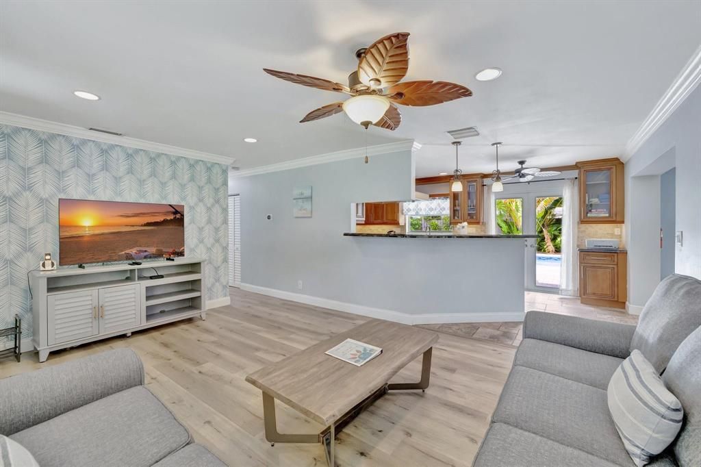925 NE 25th Avenue, photo 6