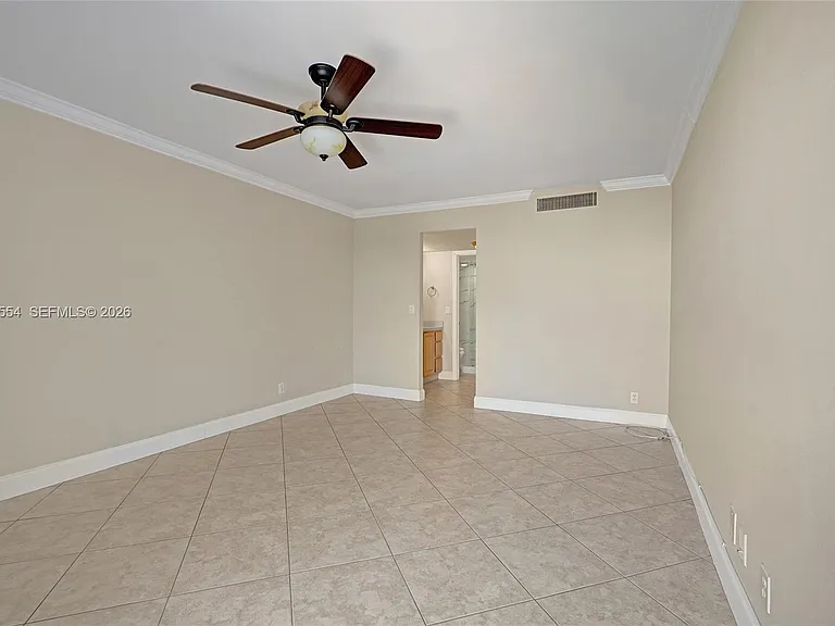 20400 W Country Club Dr #812 — Photo 25