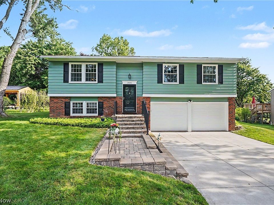 1st image of 2904 Burr Oak Dr
