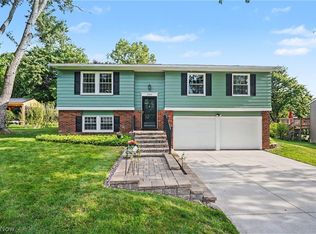 2904 Burr Oak Dr, Akron, OH 44333