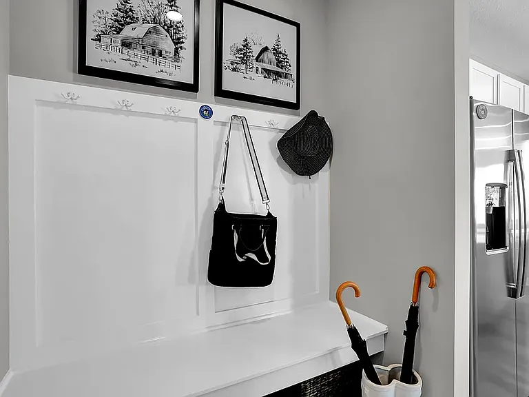 1127 Marston Ln — Photo 35