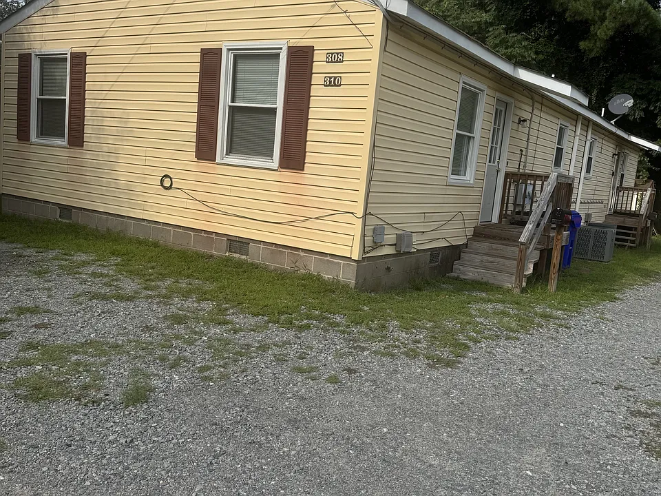 308 Elizabeth St #1