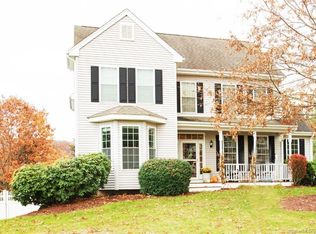 3 Arlington Dr, Avon, CT 06001