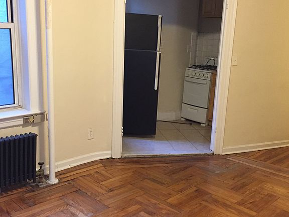 4th image of 4340 40th St #3B