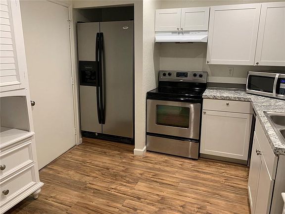 4th image of 3213 Queen Palms Ct