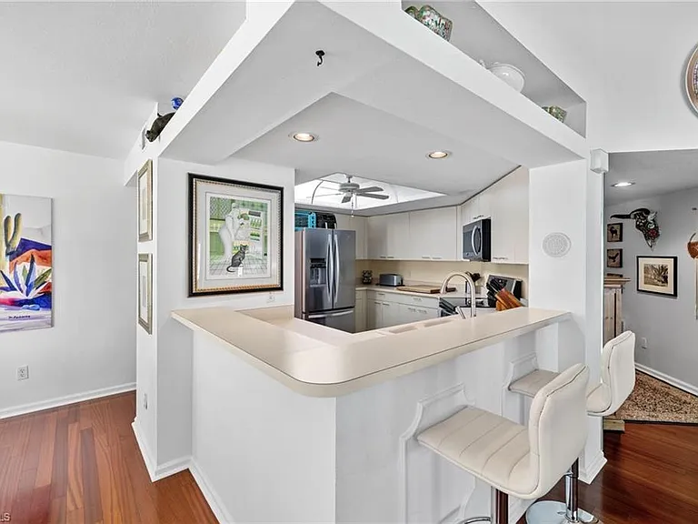 6290 Bellerive Ave #105 — Photo 12