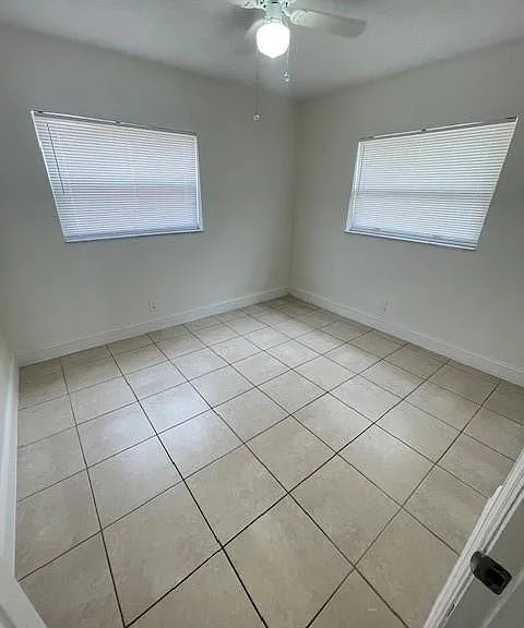 121 NW 7th Ct — Photo 21